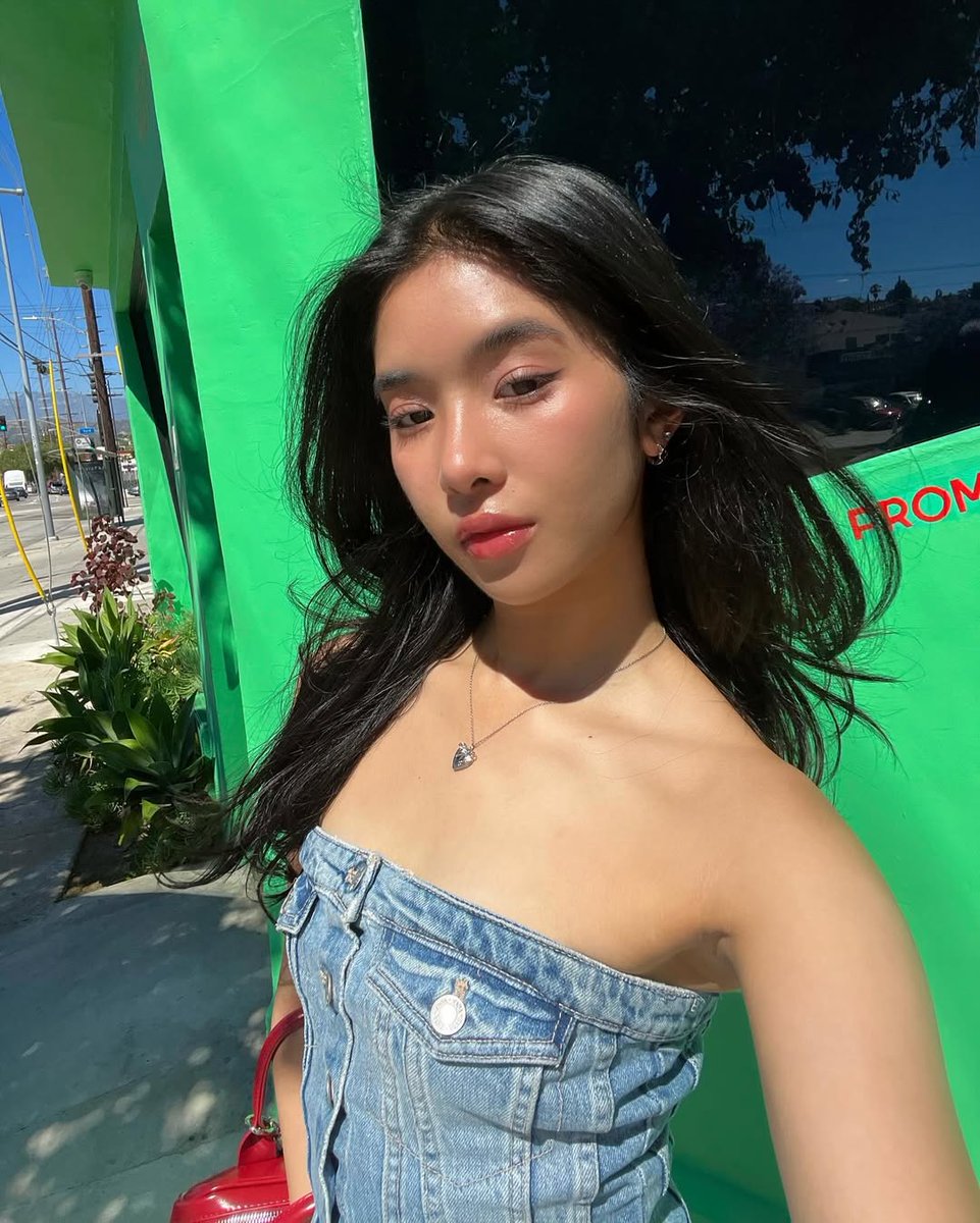 latforteza's tweet photo. sunlight keeps finding me in quiet corners, brushing my hair like it knows my name. i didn’t plan to feel this soft today, but the sky stayed gentle and so did i. https://t.co/A1Qu05dkzj