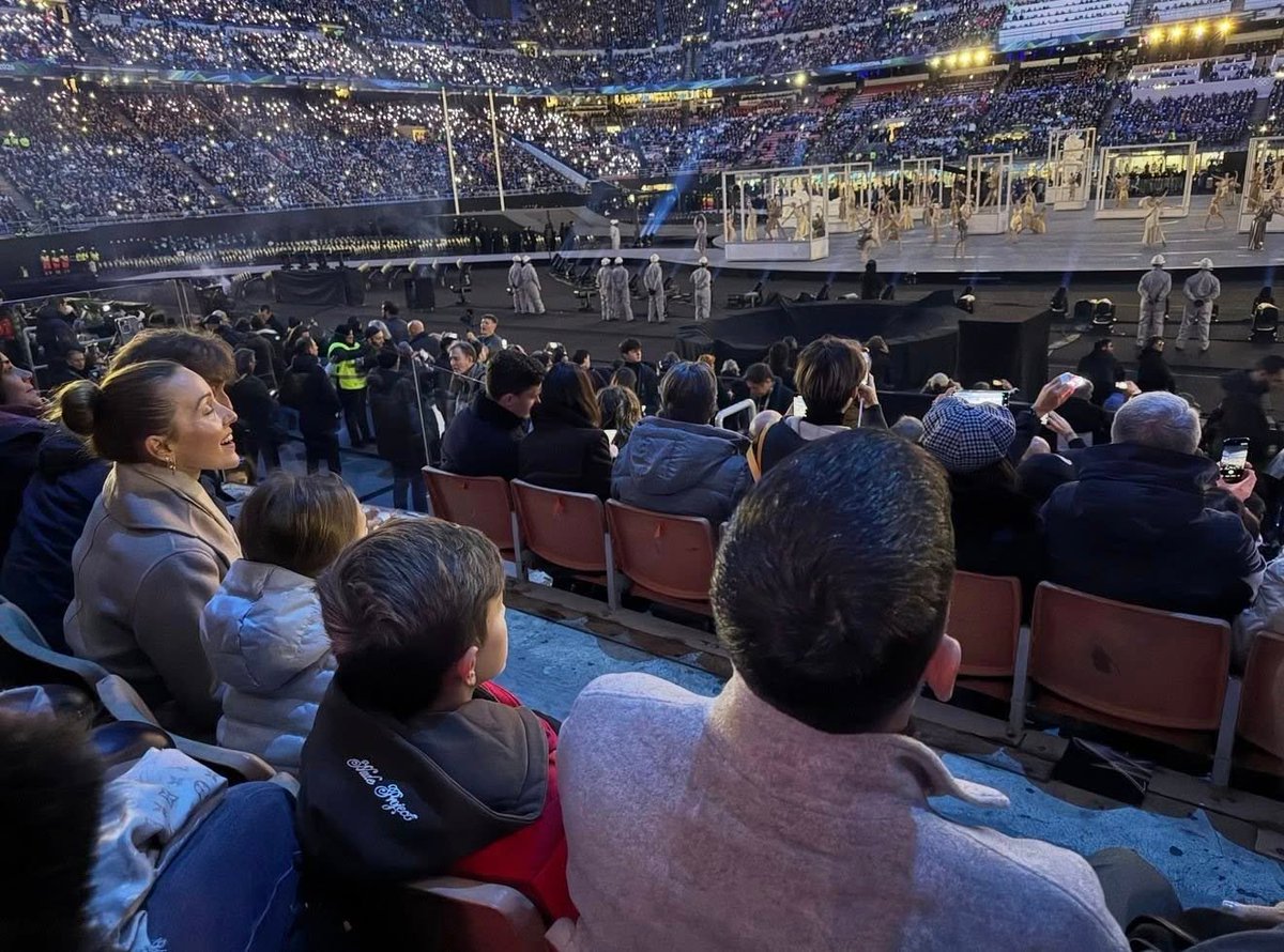 teozorzoli's tweet image. Novak #Djokovic era presente con la famiglia a San Siro per la cerimonia d’apertura di #MilanoCortinaOlympic2026 ❤️