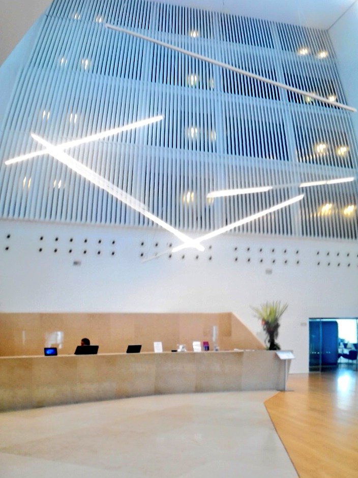 La arquitectura del final de campaña electoral aragonesa: Hotel Hiberus de Martínez Lapeña - Torres Arquitectos en la Expo Zaragoza.