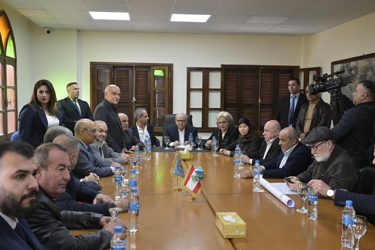 nawafsalam's tweet image. أنا اليوم آتٍ إلى الجنوب باسم الحكومة اللبنانية لنقول كلمة واحدة واضحة: إن حق أهل الجنوب في الأمان، وفي البيت، وفي الأرض، وفي العيش الكريم، هو حق وطني لا يتجزأ.

إن الاعتداءات الإسرائيلية المتواصلة تشكل اعتداء على سيادتنا، وعلى حياة المدنيين، وعلى حق الناس في أن يعيشوا بأمان.…