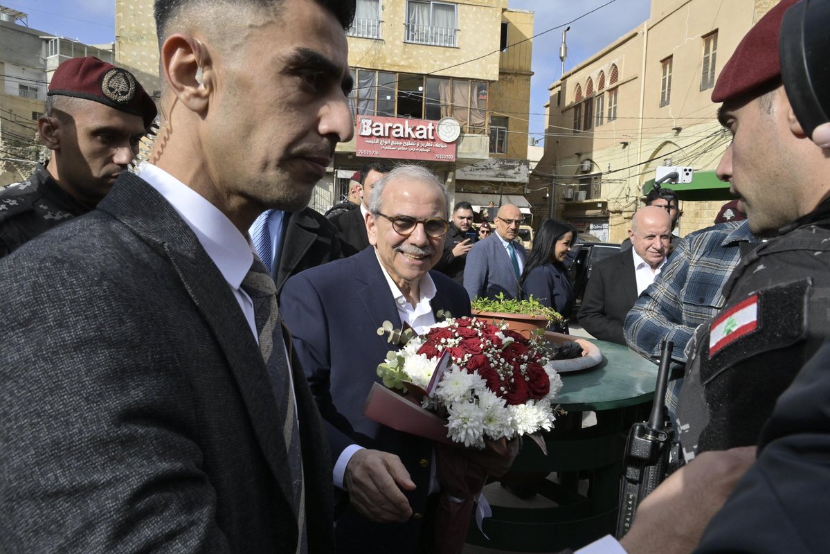 nawafsalam's tweet image. أنا اليوم آتٍ إلى الجنوب باسم الحكومة اللبنانية لنقول كلمة واحدة واضحة: إن حق أهل الجنوب في الأمان، وفي البيت، وفي الأرض، وفي العيش الكريم، هو حق وطني لا يتجزأ.

إن الاعتداءات الإسرائيلية المتواصلة تشكل اعتداء على سيادتنا، وعلى حياة المدنيين، وعلى حق الناس في أن يعيشوا بأمان.…