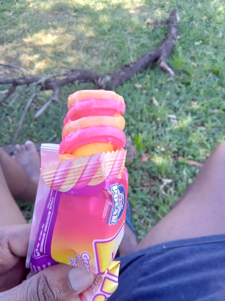 ORAYNWINTER's tweet image. the heat  is unbearable...please don't cut down those trees.....