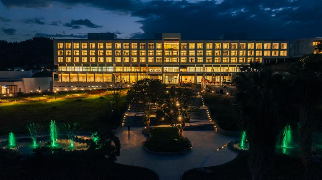 ETEmbassyJIB's tweet photo. Prime Minister Abiy Ahmed inaugurates Logo Hayk Resort in South Wollo Zone, Amhara region, a world-class destination where culture, nature, and hospitality converge. Ethiopia is boldly embracing tourism as a driver of growth and transformation! #visitethiopia #Dineforgeneration https://t.co/NuY6VUgxr9