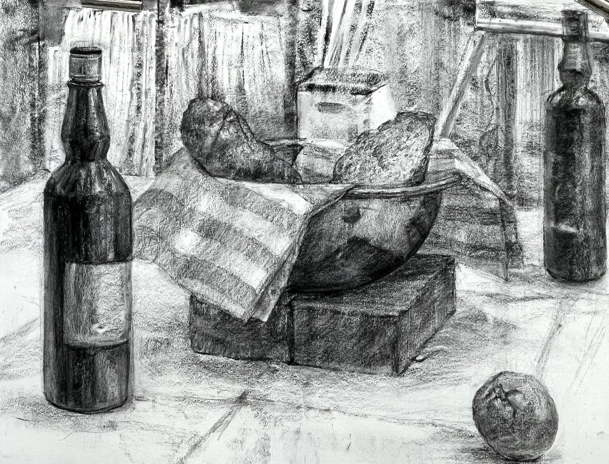 r_swamp83's tweet photo. 木炭静物デッサン🥖5時間
2026 charcoal on paper
「関係性」を意識して描いたもの
モチーフ: 金属ボウル、フランスパン、ワインボトル、オレンジ、白布
使用木炭: ヤナギ、ウコギ、ミズキ、自家製割り箸木炭

#木炭デッサン #静物 https://t.co/mOqcdahrNj