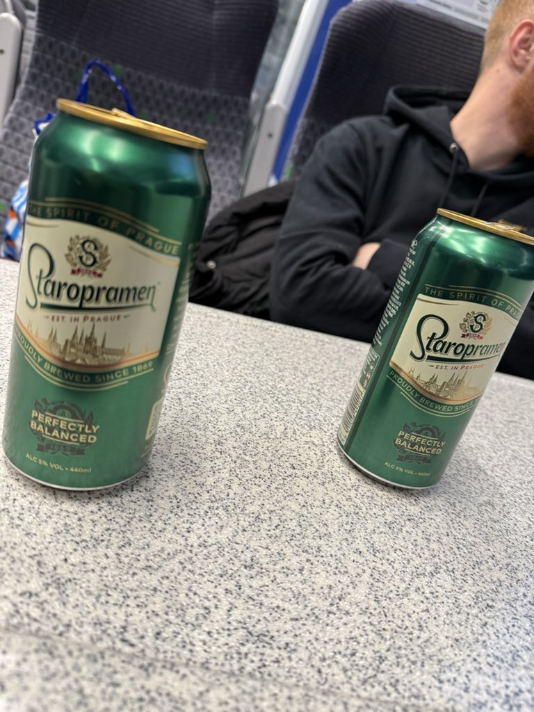 DanielOrme90's tweet photo. Vale (a) Up The Brewers!! 🍻 💛🖤 #BAFC https://t.co/hB7d7wjv8M