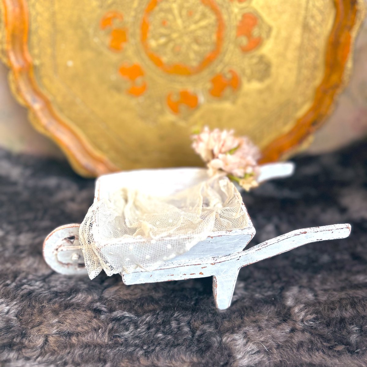 タイムロマンさん <a href="/timeroman_doll/">TimeRoman</a> の
🍇🍓フルーツ展🍑🍉 
通販始まっております💓
いちごイメージのピンクベビにゃん荷車付き♡がお迎え待ちです🐱
よろしくお願いいたします✨timeroman-shop.com/smartphone/lis…