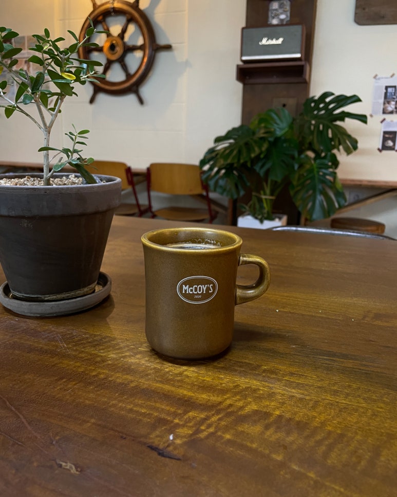 주관적인 취향을 담아 맛집 지도를 만들었어요!
더보기 누르면 네이버 지도 링크 나옴!
ㅤㅤ
2번 이상 간 곳 기준으로,
그냥 제가 좋아하는 곳으로 넣음요.
움직이는 범위가 좁아서 서울 용산, 마포, 서초 위주!
ㅤㅤ
⚪입맛 무난한 편(약간 초딩입맛)
⚪제 입맛대로 골라서 맛없는 분 있을 수 있음