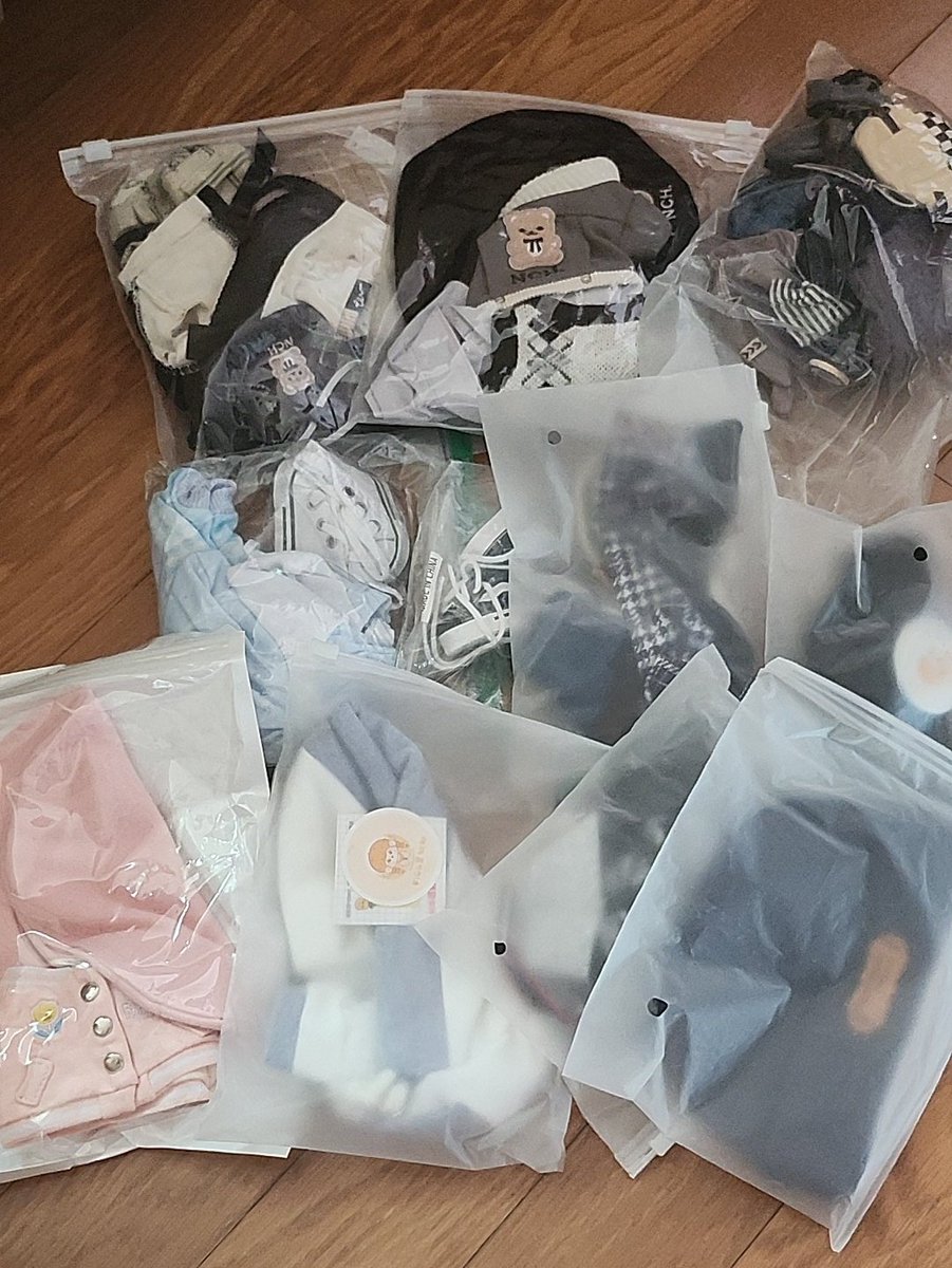 fkflakthtjf's tweet photo. #솜인덕장터 #무솜인덕장터 #솜솜옷장터
20cm 솜인형/옷 원가 이하 양도합니다!
현물이며 다수 우대합니다
인증 가능하니 사진은 문의주세요

-우블베어 하우아유베어 라떼,오레오 일괄( 개별 가능 ) 3.0
-리가후드 블루 1.2
-항해소년 1.5
-비니 개당 0.4 
그외 1.0 언더

옾챗이 빠릅니다! https://t.co/wVRw3nrKeM