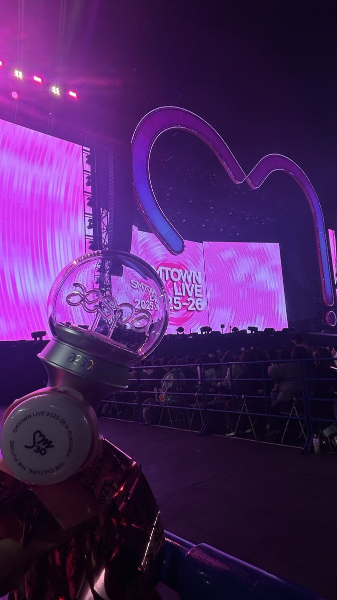 chae_s4's tweet photo. 今更すぎるけどSMTOWN最高すぎました😭😭😭 https://t.co/ZWmbh4uWED