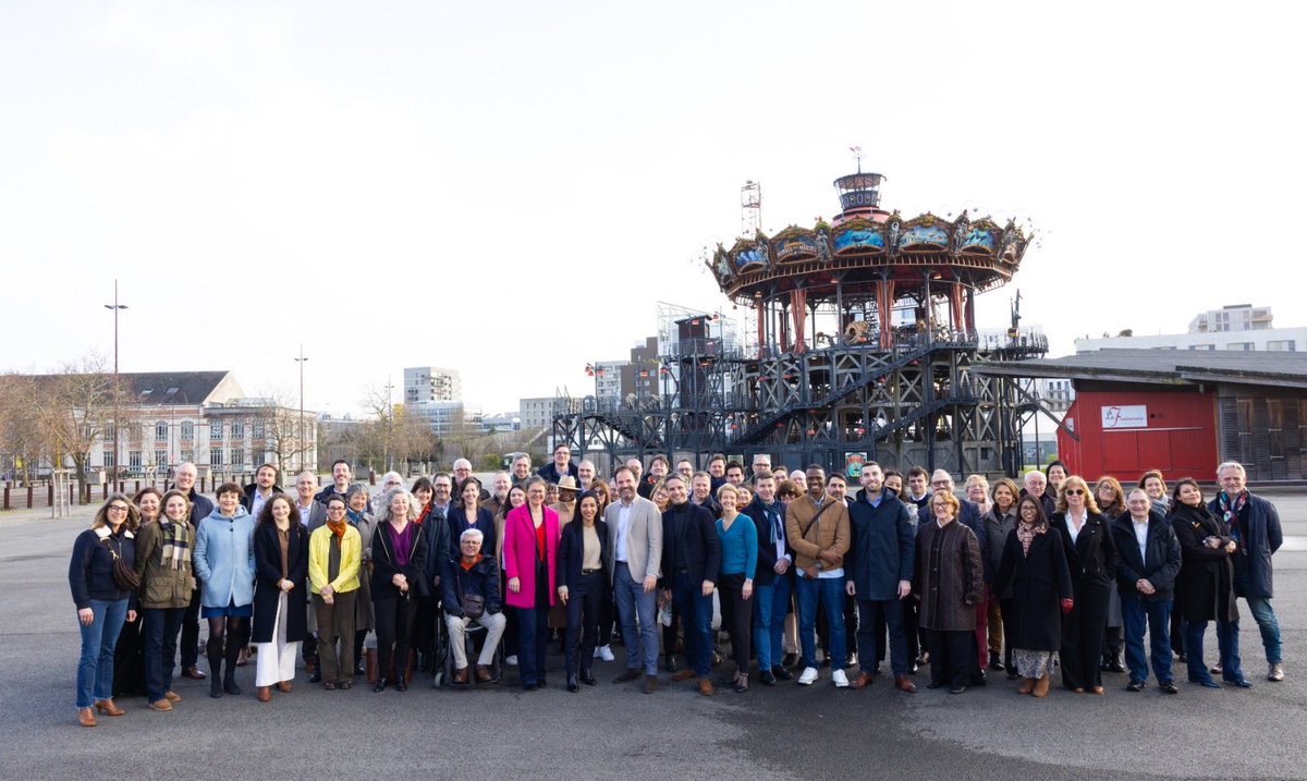 Foulques44's tweet photo. Voici les visages des 69 Nantaises et Nantais qui ont décidé de se battre pour vous offrir un nouveau souffle et ouvrir une décennie de prospérité à #Nantes !
40% sont issus de la société civile. Ils viennent de tous les quartiers nantais. 
🙏 
#chombart2026 #municipales2026 https://t.co/BvIxBdU3gm