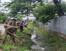 71BNCRPF's tweet image. #SwachhBharat #CommunityEffort #CleanIndia
“On 04/02/2026, C/71 Bn A conducted a successful cleanliness drive (Plastic/Polythene Free Zone) in the Mandir surrounding area and Village Awang Lekhai, in collaboration with the dedicated civilians of the village.”