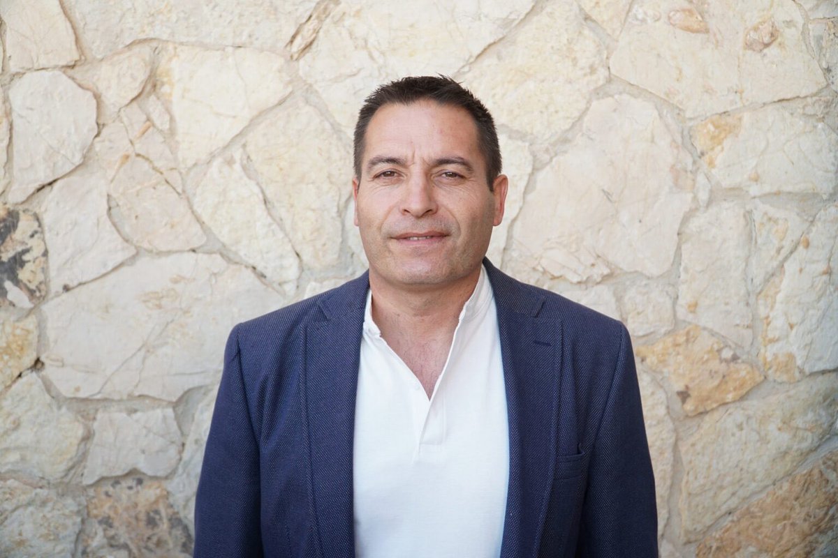 El <a href="/psoealaro/">Socialistes d’Alaró</a> exigeix Llorenç Perelló que deixi la batlia després de ser nomenat director general del Govern de Prohens. 

No es pot dedicar 100% a cap dels dos càrrecs. 

Manca al compromís adquirit amb els veïnats d’Alaró. 

psib-psoe.org/mallorca/el-gr…