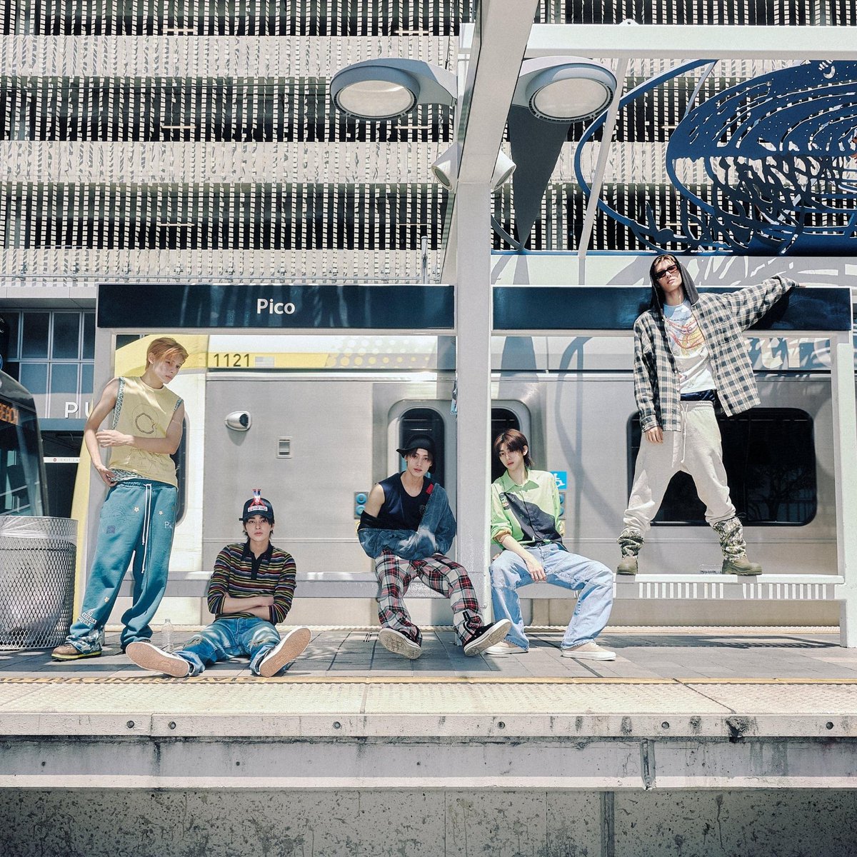 COLOR OUTSIDE THE LINES' by #CORTIS re-enters the top 200 on the