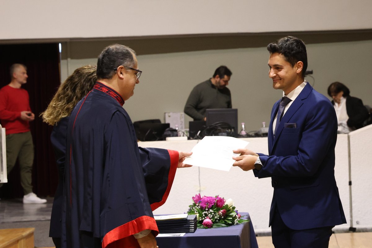 ΕΑΠ - HOU tweet media