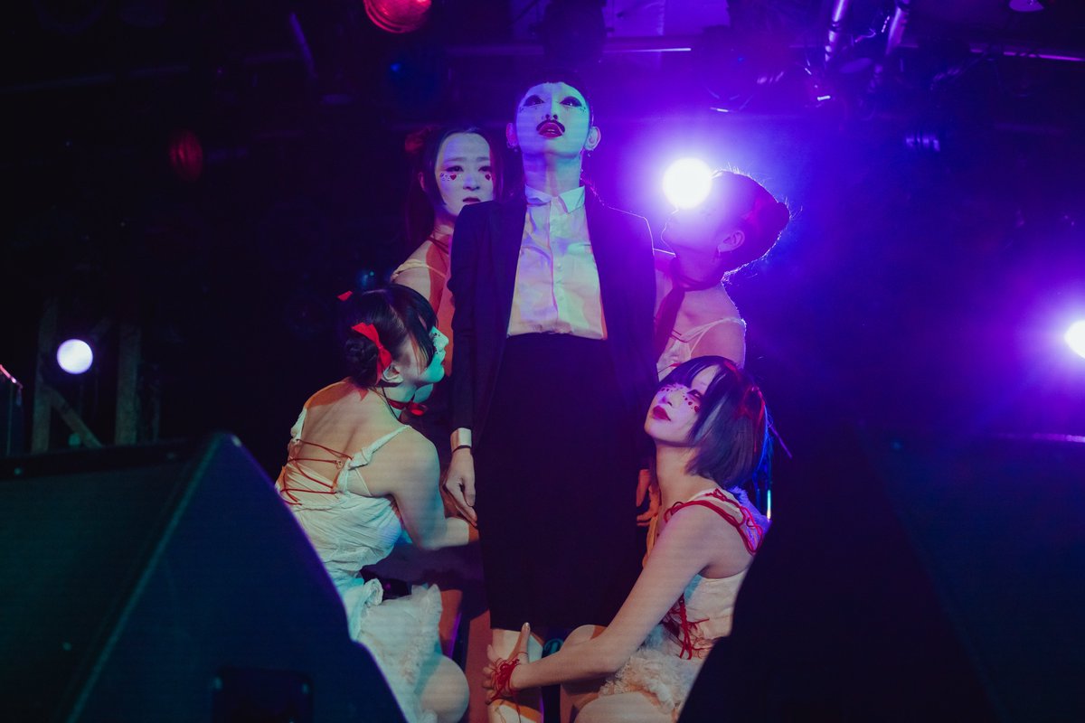 manimanium tweet media