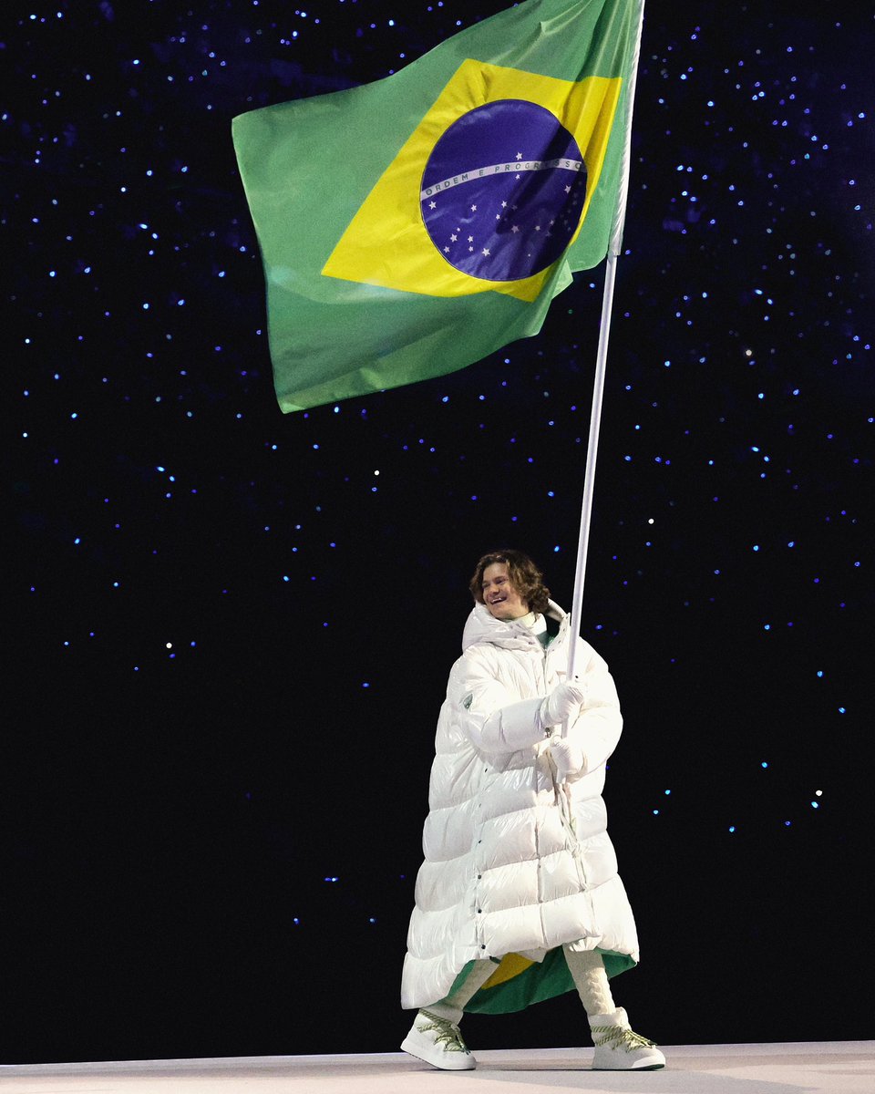 Moncler's tweet image. Pure exhilaration.​​

Lucas Pinheiro Braathen leads Team Brazil into the Milano Cortina 2026 Opening Ceremony as flagbearer – an emblem of pride, purpose and possibility. ​​​​

#MonclerGrenoble ​​
#TeamBrazil ​

Images 2 courtesy of Rafael Bello/COB