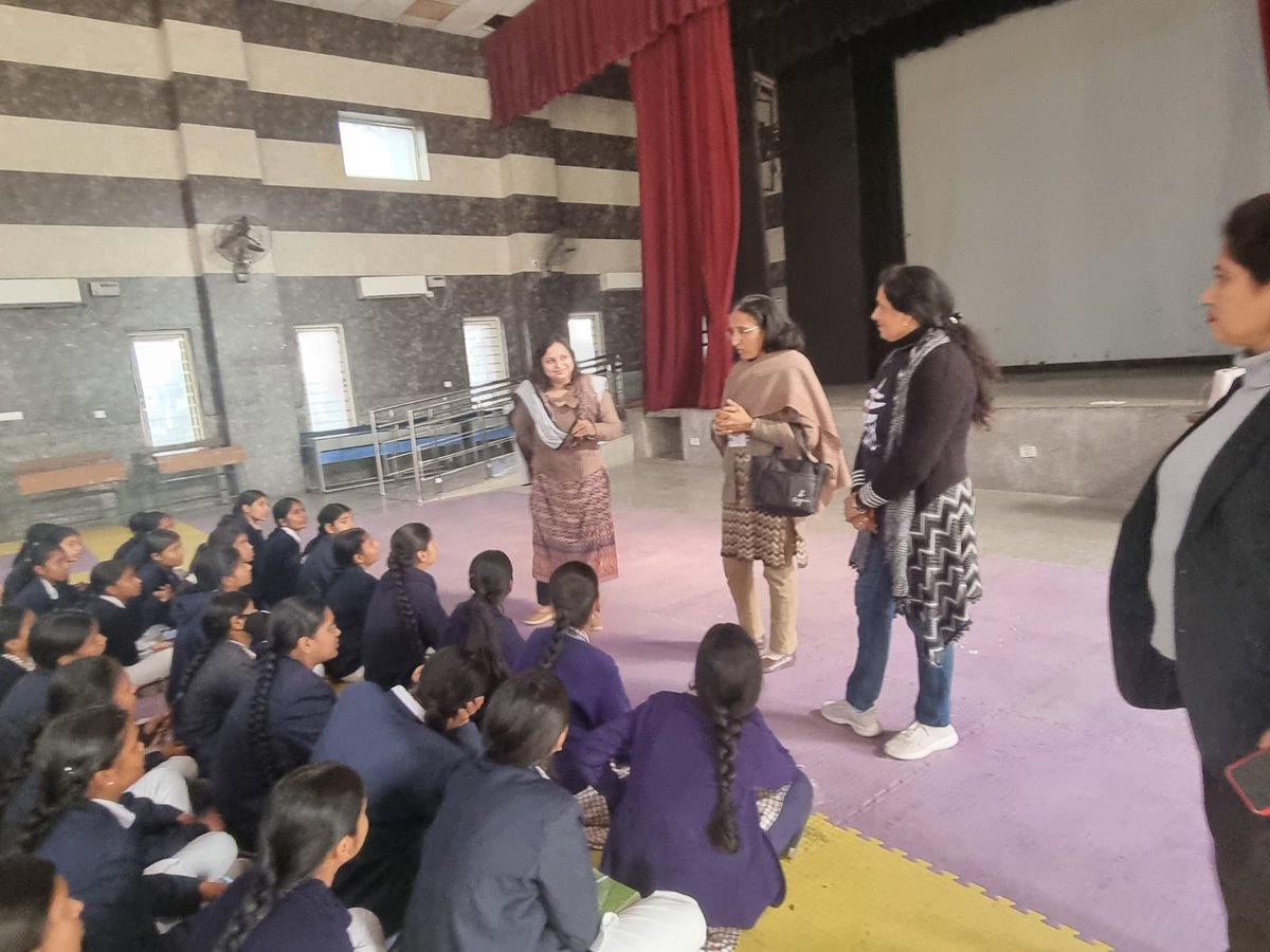 QutabgarhSkv's tweet photo. Stress management session by EVGC for 10th &amp; 12th student @Dir_Education @princypandit @QutabgarhSkv https://t.co/MnMIrDk1A8