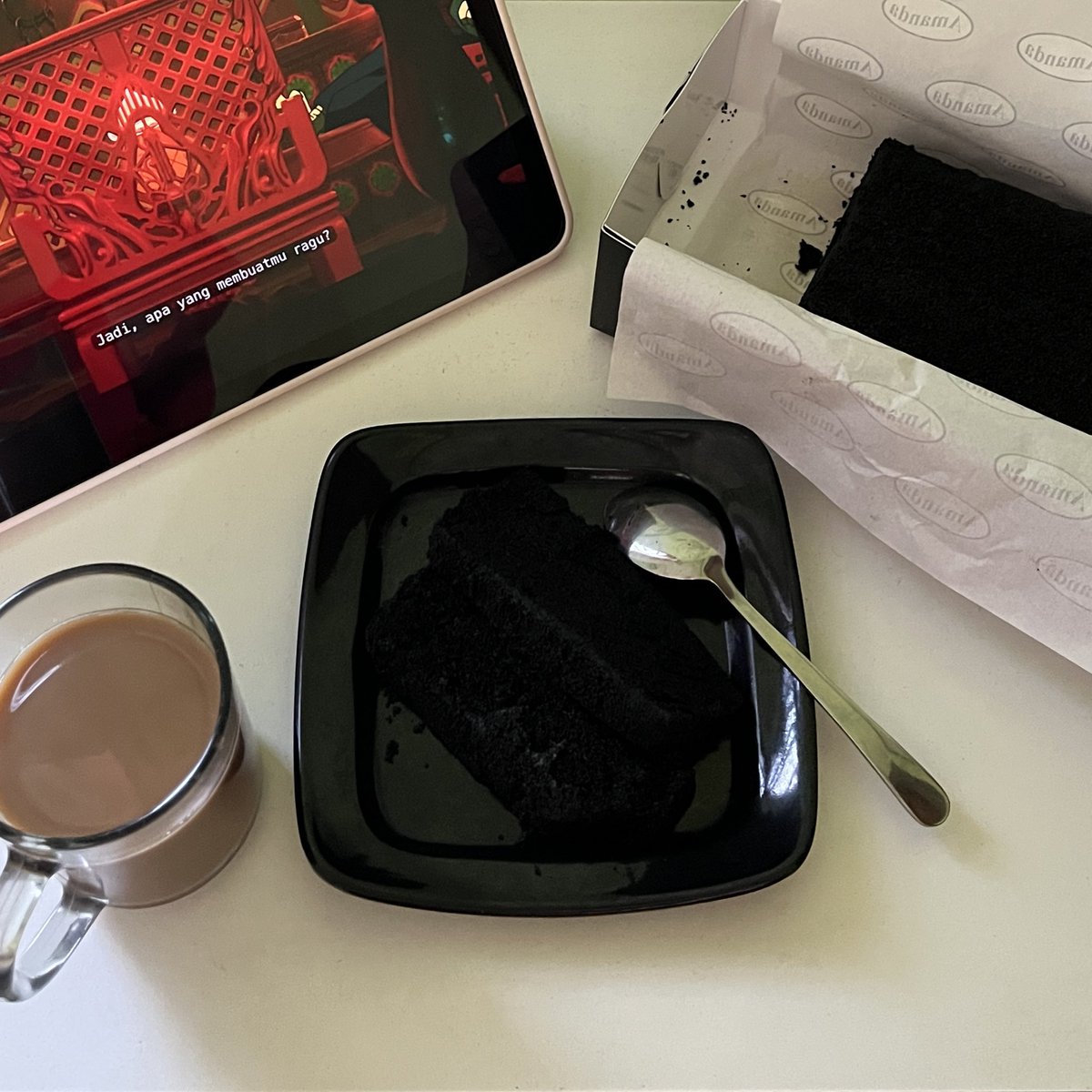 the perks of being orang bandung tuh bisa makan brownies yang ENAK BANGET dan nggak priceyyyy. makasih yah <a href="/_AmandaBrownies/">Amanda Brownies</a> udah hadir di dunia ini 😭🖤🙏🏻

weekend ku sempurna sekali