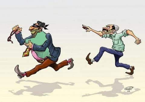 عونك يا وطن يابو الزبابيگ.. أحضنك لو صرت كلك ولائية.... ها 😲 لا لا لاما أحضنك ذاك الوكت ألم چوالاتي وأروح السرنديب 😩😩😩
لك هااااااااااي شنو زبابيك العلمي وزبابيك الأدبي وزبابيك المهني وباقي الفروع 😁😁الكاريكاتير من الأرشيف
#العراق 
#كاريكاتير_أحمد_المندلاوي