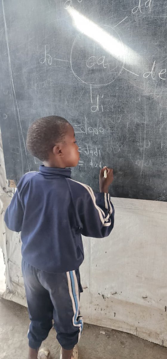 UnganoTena's tweet image. Circles full of smiles, voices sounding out letters, and plenty of laughter! 😄📚
That’s the TaRL magic—learning that feels like play. ✨
#TaRL #LearningIsFun @otiezmilly @gricafrica