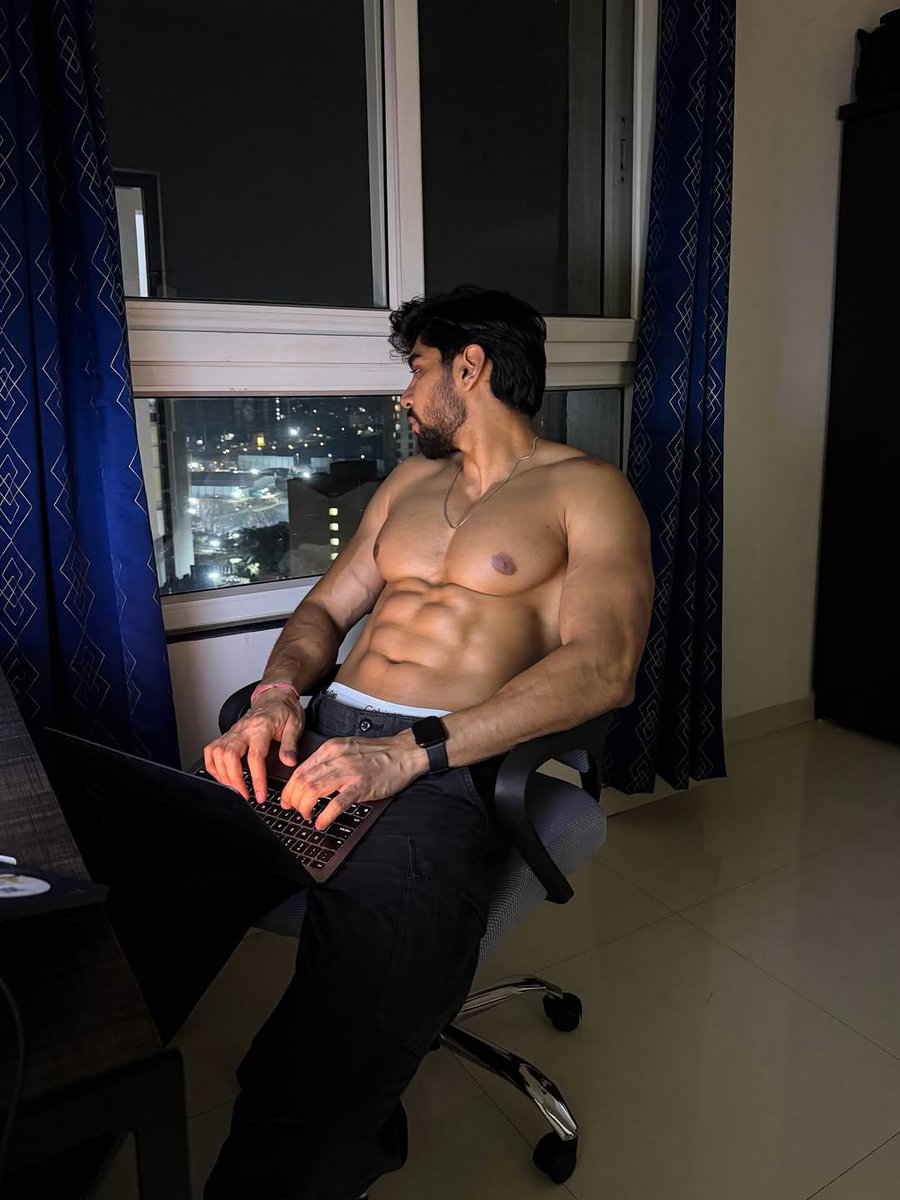 alphabeastology's tweet photo. Average b̶i̶g̶ tech guy.
Spstanwar❤️
.
.
.
(muscle, fitness, bodybuilding, motivation, trending, explore, for you, gym, health, exercise, software engineer) https://t.co/FQvpgFvBbe