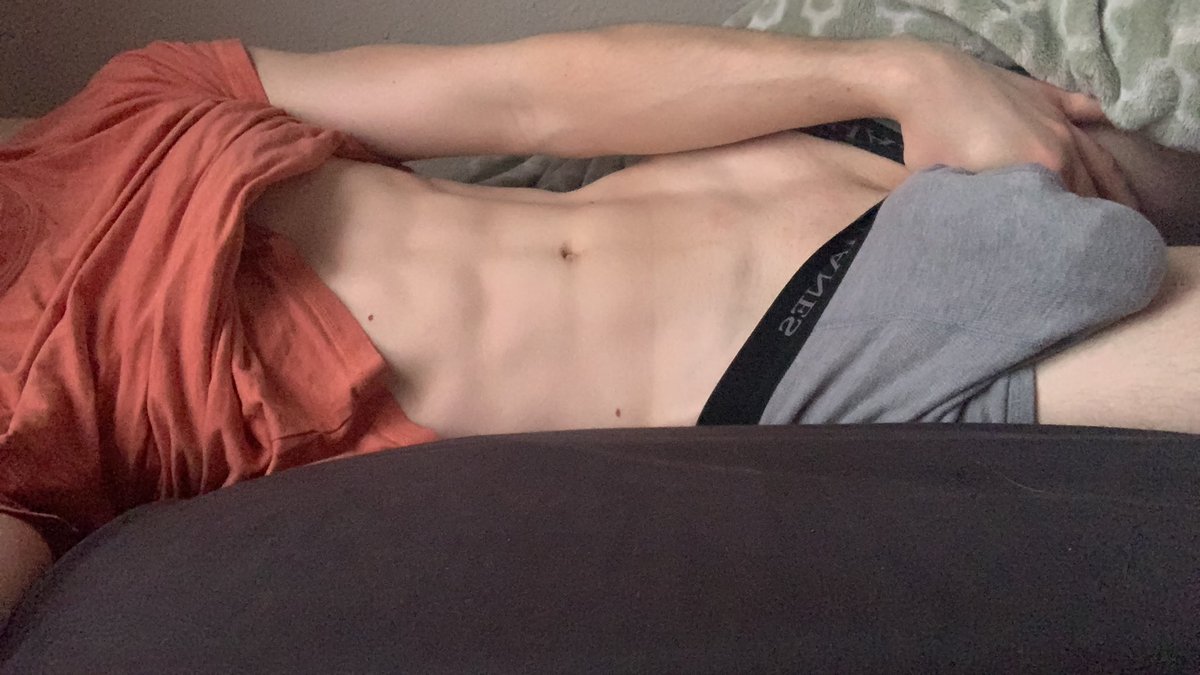 beatinmymeat247's tweet photo. need kisses left on my body https://t.co/4kGBAXOWTj