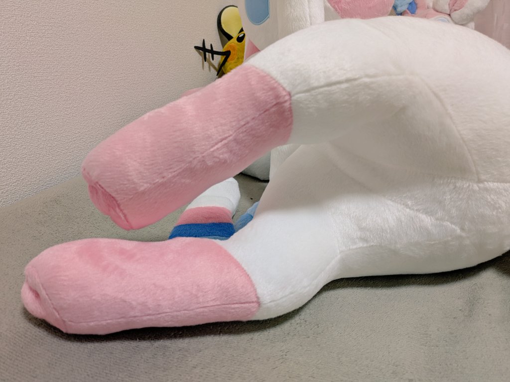 等身大ニンフィアのあんよ🐾