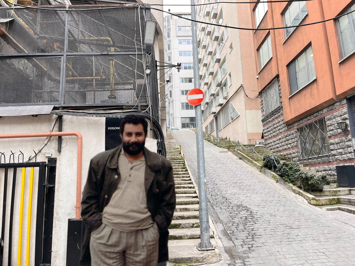 İstanbul rengarenk hayat dolu bir şehir. Heger li vir kesek hebe ku sax nebe, ew jî ez im.