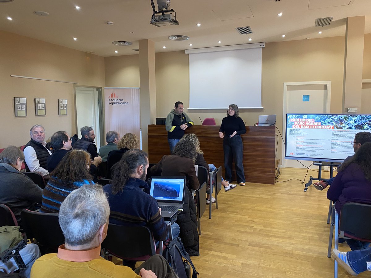 AntoniFerran's tweet photo. El parc agrari del baix llobregat no és un record fugicer sinó és present, i sobretot és futur, és activitat econòmica. Avui aquí per escoltar, escoltar, i escoltar  molt.  Som-hi 💪 Pel futur de la pagesia sempre al seu costat. https://t.co/dgpw3Ohyz4