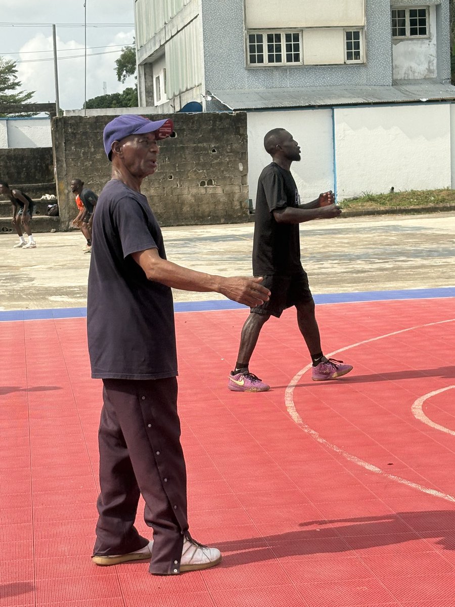 balltrainerSF's tweet photo. It’s been a blessing for me to come back home to touch lives via Basketball 🏀 after years of staying true to my Dreams and believing that one day it’s going to come true… I’m not where I want to be yet, but I’m truly blessed by the journey so far 🙏🫡🇳🇬🇱🇷🏀 https://t.co/geDMuE4I6B