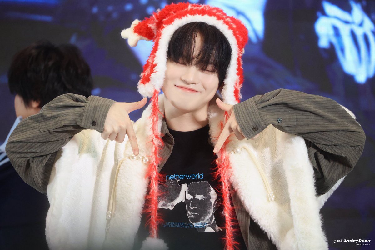 𝐒𝐭𝐫𝐚𝐰𝐛𝐞𝐫𝐫𝐲𝐂𝐡𝐞𝐞𝐬𝐞. tweet media