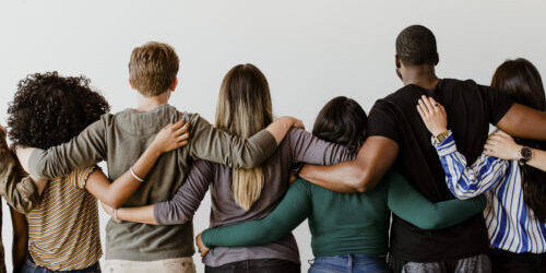 🎓🕊️ «Testimonios de víctimas en las aulas»: iniciativa que acerca relatos reales a ESO y Bachillerato para educar en valores y memoria democrática y prevenir la radicalización.
Info 👉f.mtr.cool/nrwbeanyot
#Educación