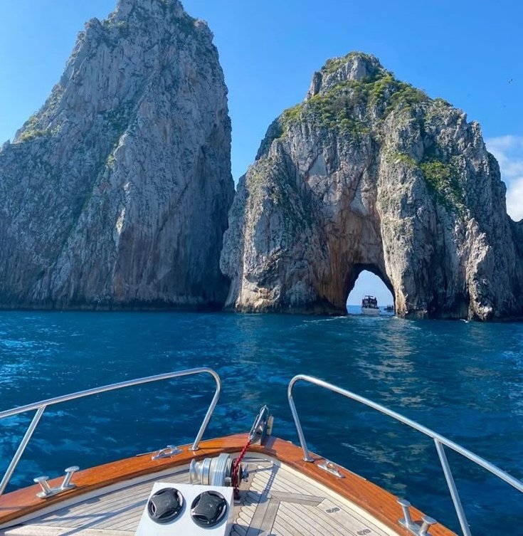 𝒍𝒖𝒏𝒂 tweet media