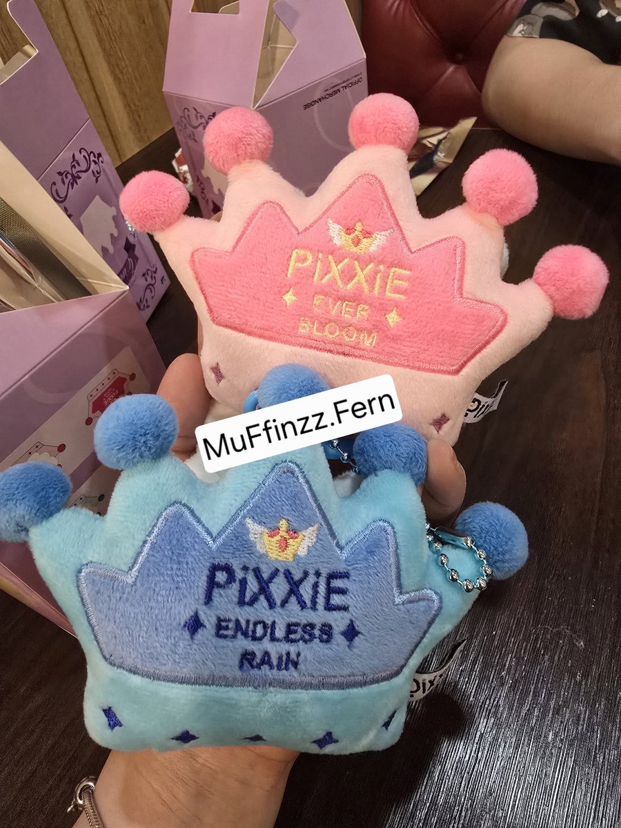 FfinzzMu's tweet photo. ยังหาแลกสีแดงอยู่น้า
นัดรับหน้างาน
สนใจ DM
#PiXXiE_2ndConcert
#PiXXiETalesConcert 
#ตลาดนัดPiXXiE https://t.co/OtdeXtOHNr