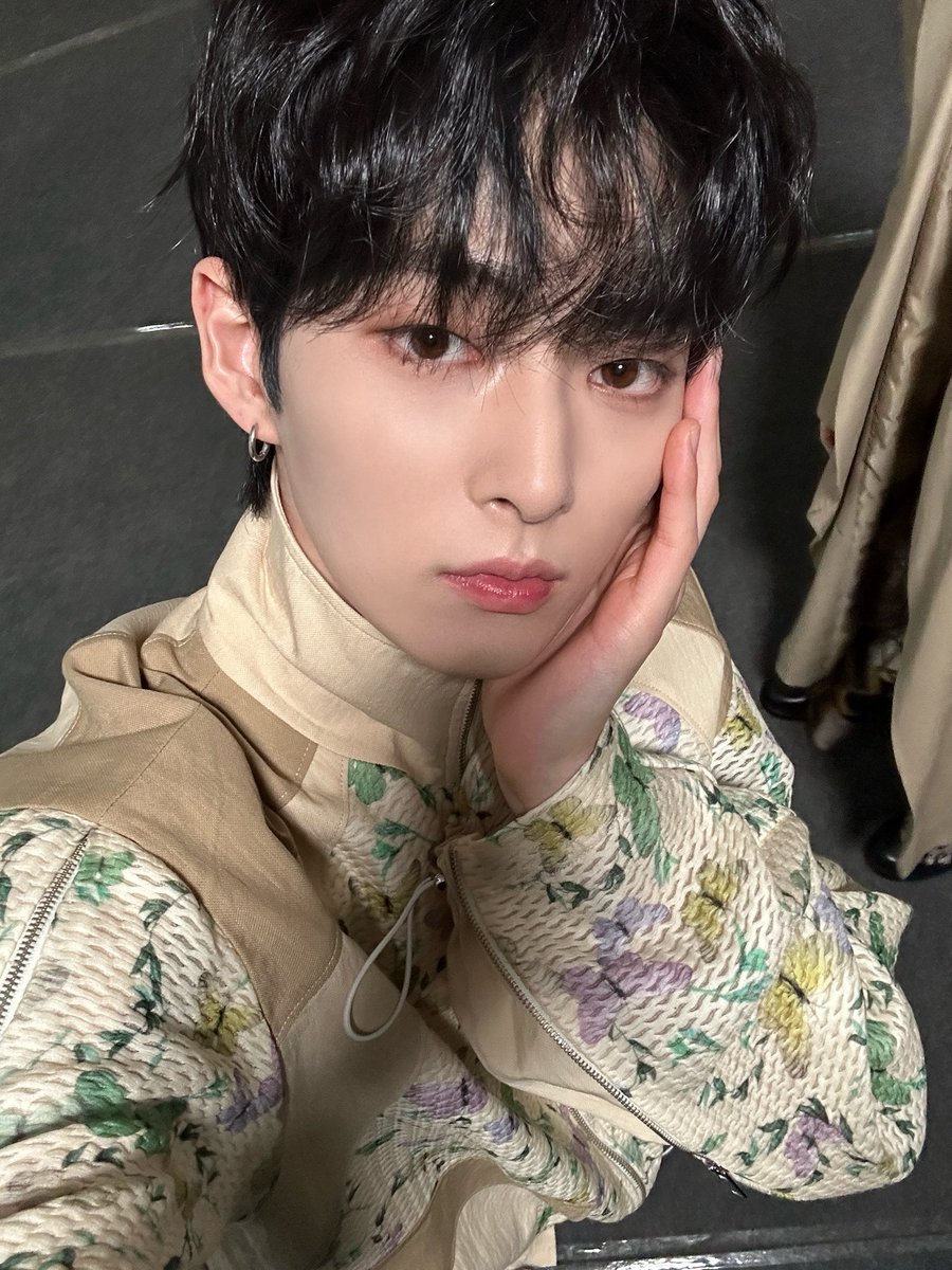 [#타쿠마]
서울 패션위크 감사합니당💜

#루네이트 #LUN8  
#SeoulFashionWeek