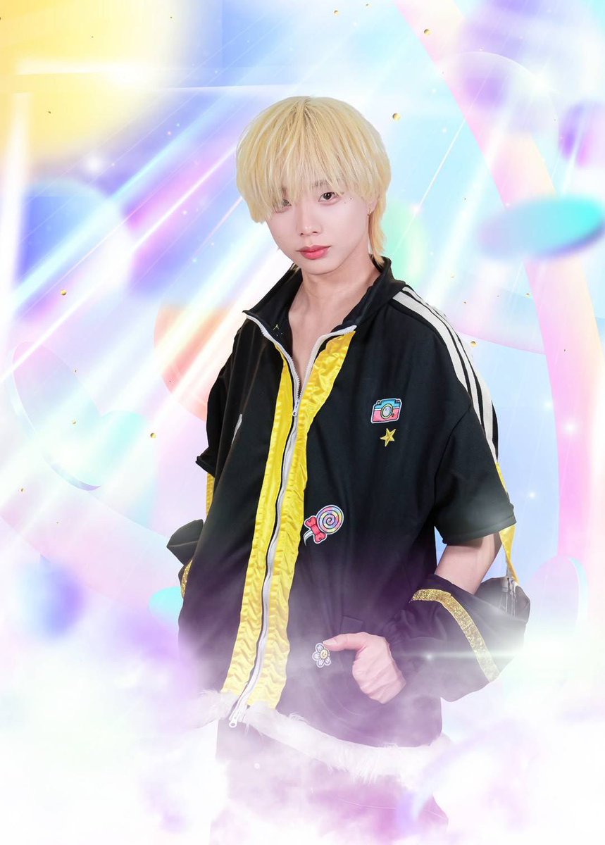 FleurAbit_info's tweet photo. 【新アー写公開】

Name:らいか（@raika_fleurabit）
⭐️確変の光⭐️イエロー
　　　らいか
　🚨脳汁 を起こせ🚨
♡＋RT=150でnextアー写公開🐇✨ https://t.co/7PVq9iYhpH