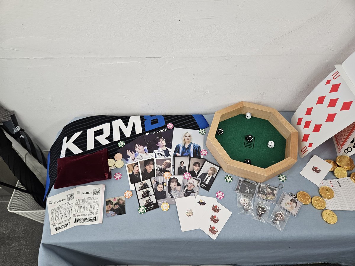 #이번_판은_배복클에게_올인
#FELIX #SEUNGMIN #IN
<a href="/bet_on_BBC/">𝐁𝐞𝐭 𝐨𝐧 𝐁𝐁𝐂</a> 

배복클 카페를 다녀왔어요! 약간 카지노..? 느낌의 카페라서 더 즐거웠던것같아요! 애들 사진도 너무 예쁘게 전시되어있고 럭드도 너무 예뻤어요! 아크릴키링이 너무 예뻤어요ㅠㅜ 시간되면 내일 또 가볼려구요!🩶🖤