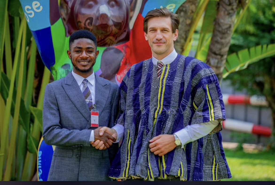 Voice_of_Legon's tweet photo. 🚨 German Ambassador Frederik Landshöft, adorned in his fugu, together with Emmanuel Amponsah, the NUGS Secretary for International Relations ‼️👀 https://t.co/HaLXNWRcvp
