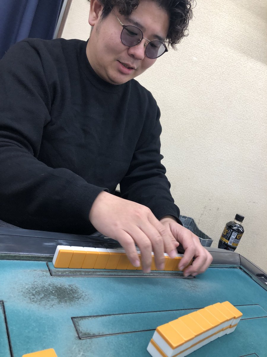 パーソナルジムでケガして引きこもりで辛い思いしてたらよちださんが家にアイコス1カートンとプロテイン×8差し入れ

おまえらよちださんだけは大事にしろよ。