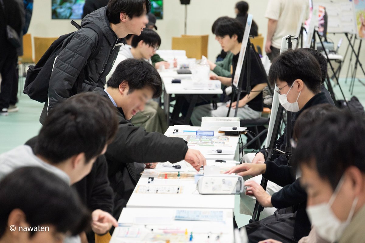 nawaten_info's tweet photo. なわてん🏫 学内展示がついにスタートしました！ クオリティの高いゲーム作品、個性あふれるアートやデザイン、多彩なジャンルの卒業制作が集結。多くの高校生にもご来場いただき、にぎやかな初日となりました。 https://t.co/e7Tjt2Djd8