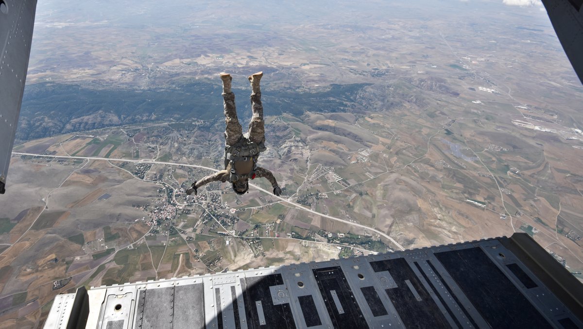 Cesaret, geri adım atmamaktır. 🇹🇷

#MillîSavunmaBakanlığı
#GününFotoğrafı📸