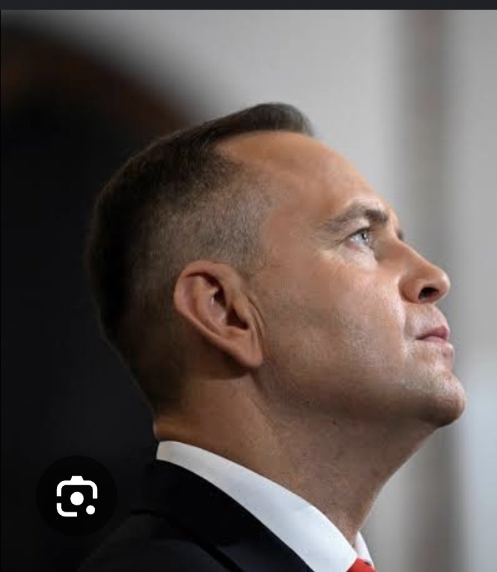 MB06902598's tweet image. Kolejny raz buc się obraził 🤪.
Transmisja ceremonii otwarcia igrzysk za nami .
Po przemarszu polskich sportowców, komentatorzy wspomnieli o delegacji rządowej pomijając domniemanego..
Dyrektor TVP wyjaśnił, że nie ma odgórnego nakazu przedstawiania osobistości.
Brawo 🔥 💥