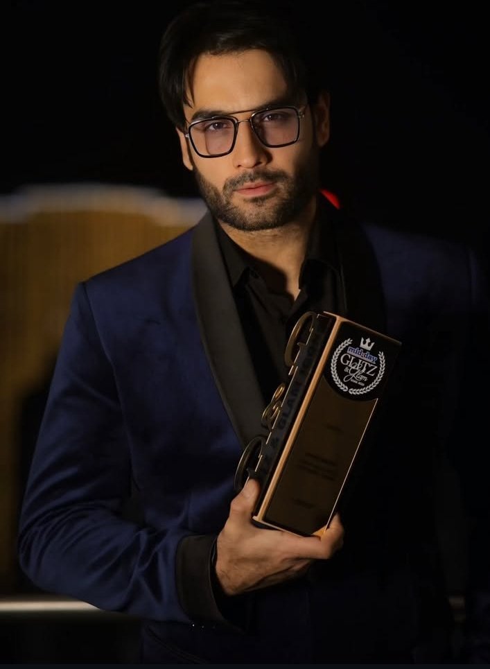 This award night happened on 11 January, I think Viv didn’t attend it and received the award later, but just look at this look but I’m not ready for this fire 🔥
#VivianDsena
#18YearsOfVivianMagic