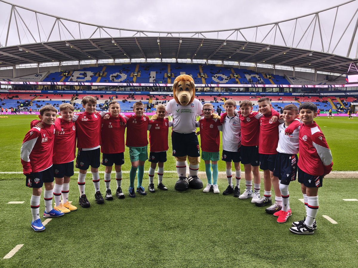 Today's Community Player Escorts <a href="/OfficialBWITC/">Bolton Wanderers in the Community</a> #bwfc ⚽ 🦁