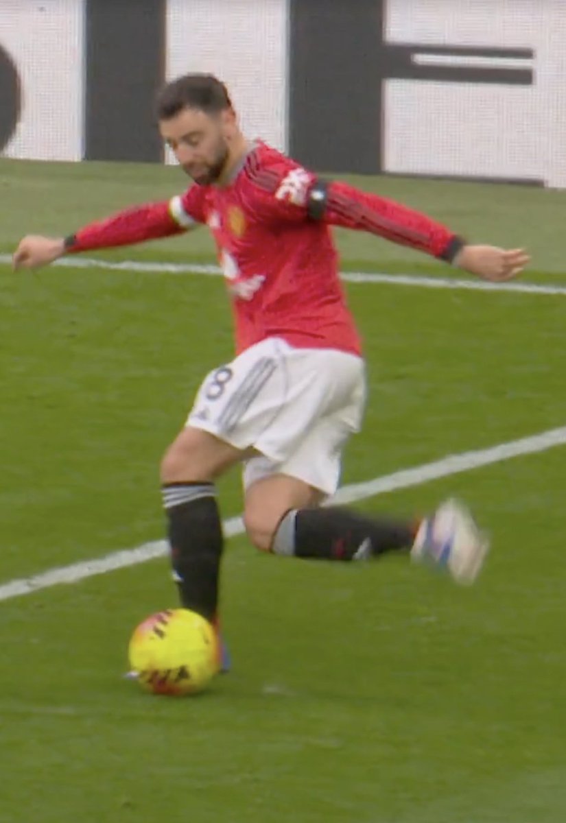 BradleyCarlUtd's tweet image. Show me Odegaard attempting a Rabona cross in a big game and i'll deactivate