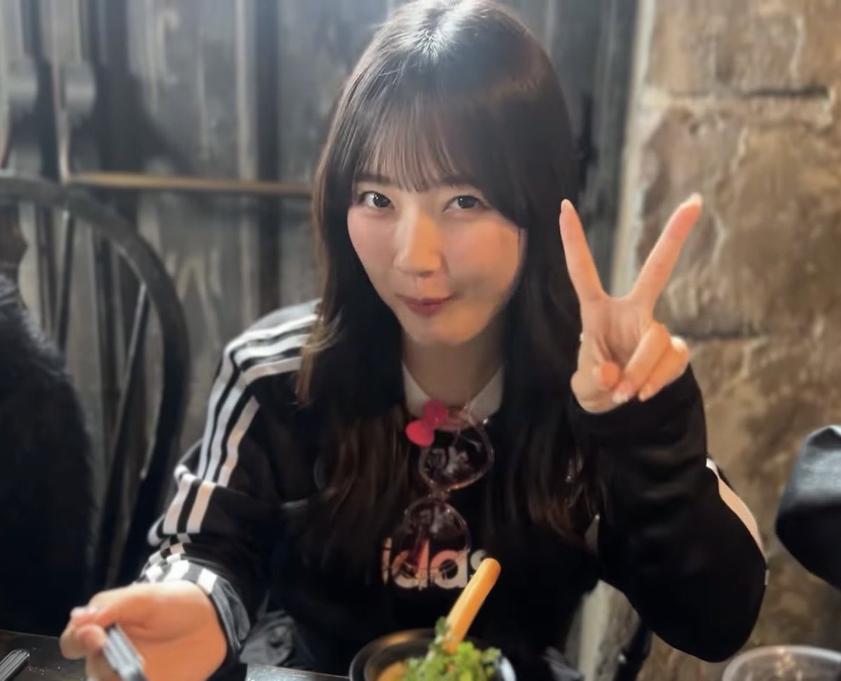 emiru_oshiaka's tweet photo. 食べながらこのビジュは何食べながらだったら出来るん https://t.co/bpGF2y43Mz