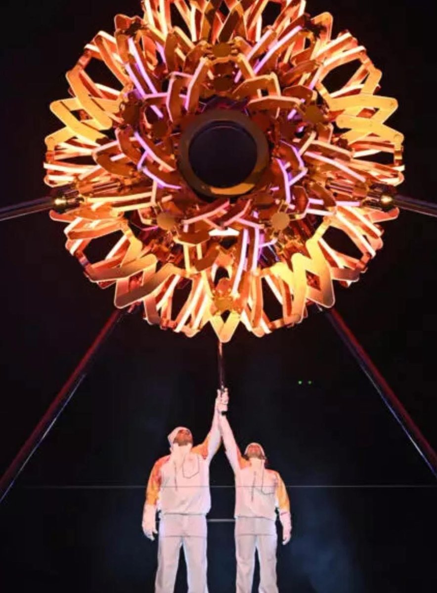 stephanecoche's tweet photo. L’Italie a donné une leçon à la France et au Thomas Joly avec ses tableaux crasses, vulgaires, idéologiques. Hier soir, élégance , beau, poésie, des chanteurs magnifiques (les italiens). Bravo! https://t.co/iR3AGDUHmL