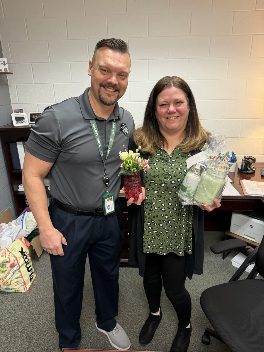 WGHS_warriors's tweet image. 🟢⚫ Thank you again to our amazing counseling team — Mrs. Cook, Mrs. Desjarlais, and Mrs. McCollum — and our Community Resource Coordinator, Erica Battenfeld. We appreciate all you do for our students every day!

#NationalSchoolCounselingWeek