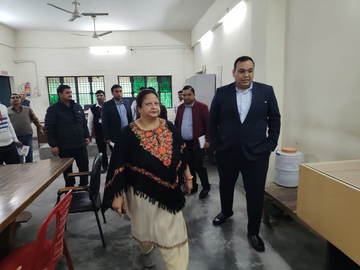 Commissioner Aligarh tweet media