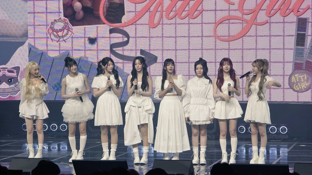 첫팬콘 첫오프라인 행사보구왔습니다
좋은 기운 잘받고 갑니다 멤버들 실제로 보니 많이 이쁘고 큐트하더라구요
나름의 선한 영향력을 받고가는거 같아 즐거운 주말이 되지않을까 싶어요
멤버들 수고했고 다음에 또 만나길 바라요~

#세이마이네임 #Saymyname
#ATTI_GIRL